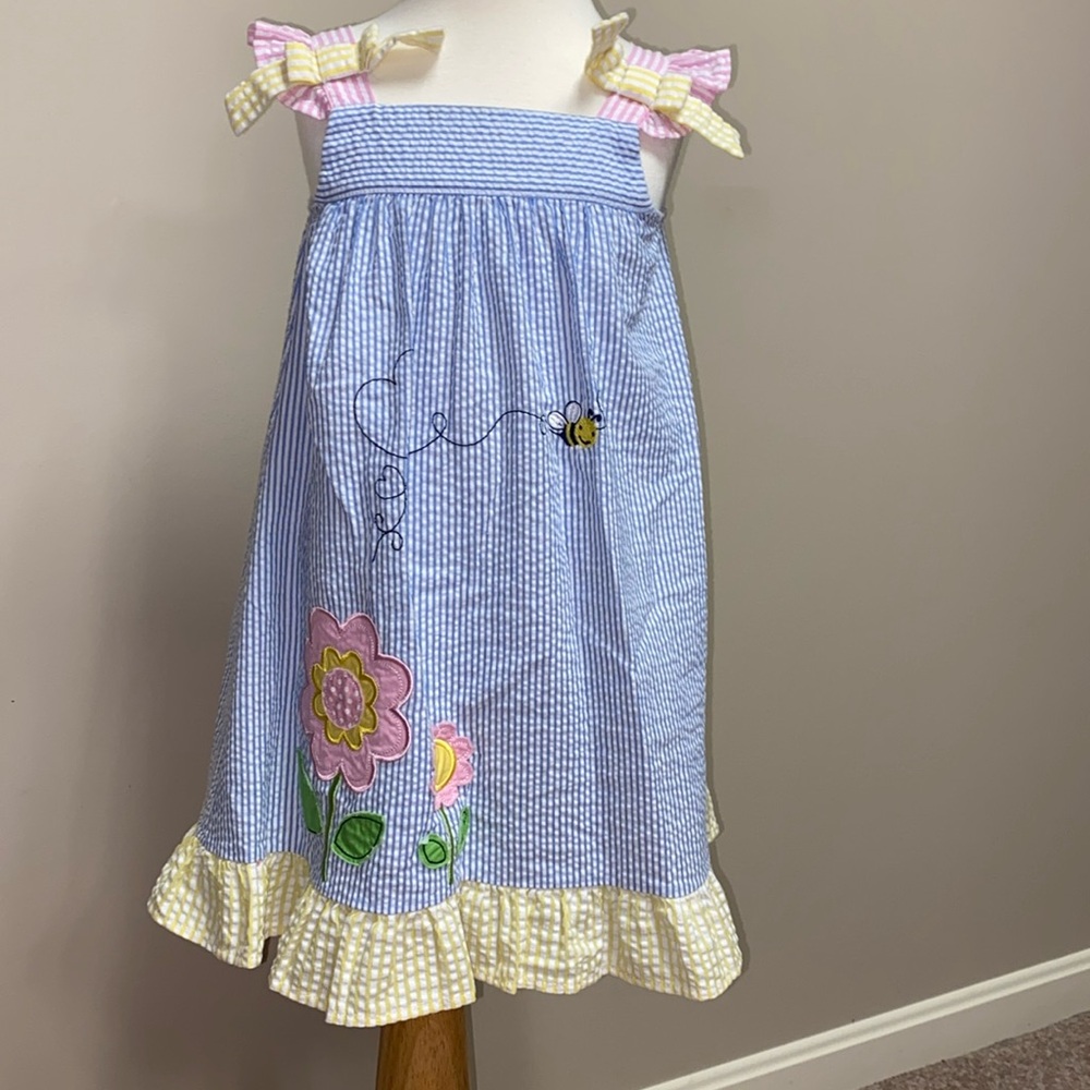Blueberi boulevard seersucker flower bumblebee sundress size 4t